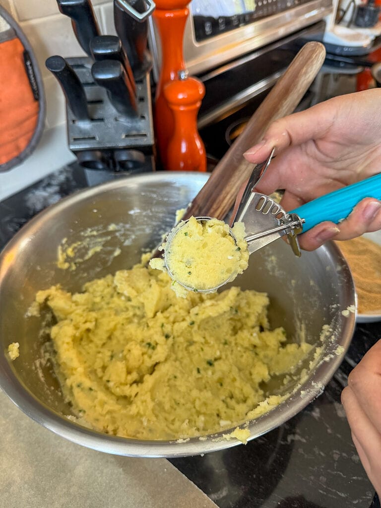 Measuring out the fritters.