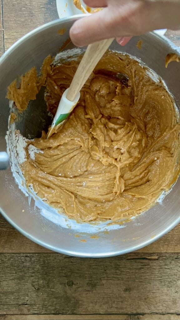 Combining the wet ingredients.
